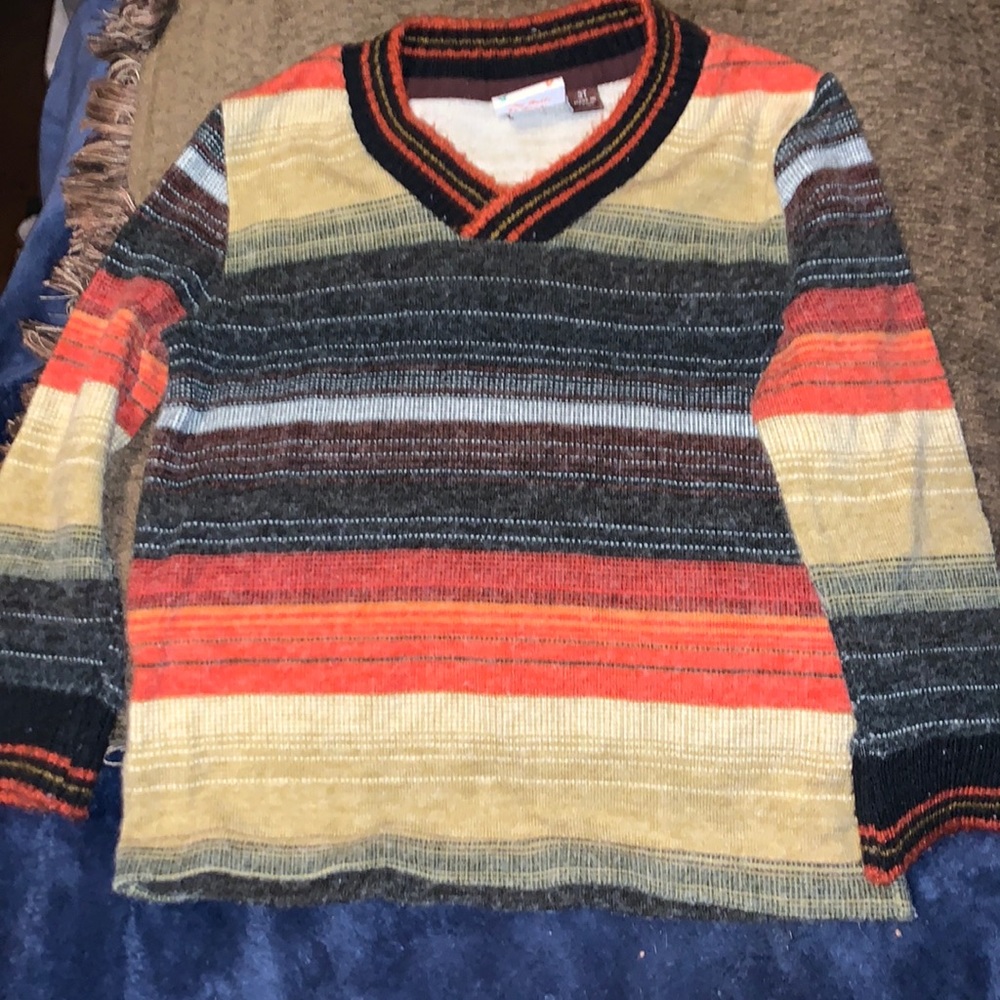 Adorable stripped kids sweater